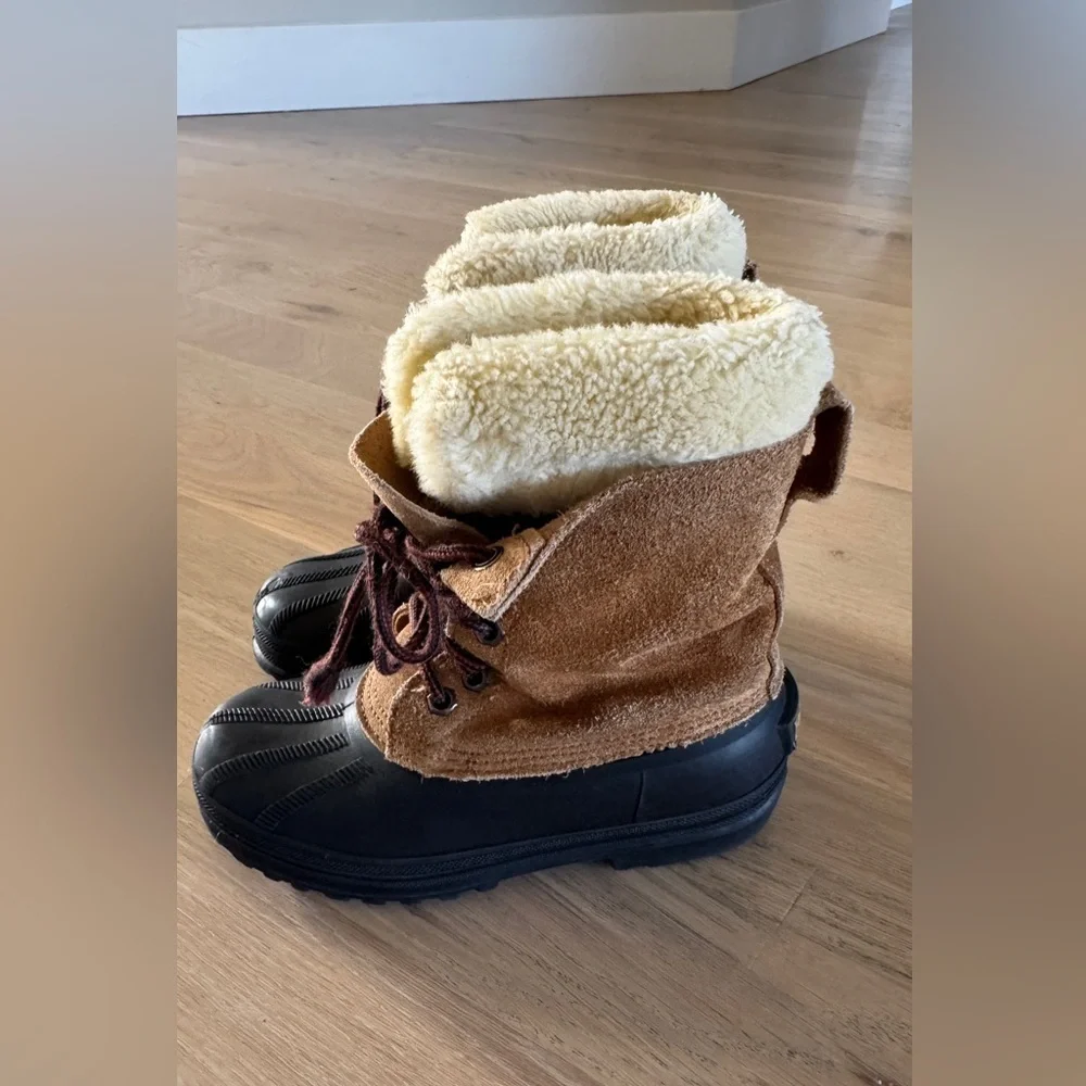 Ranger kids snow boots size 2
